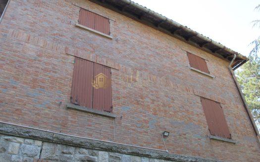 Fiorentino : Casale Panoramico Trattativa Riservata