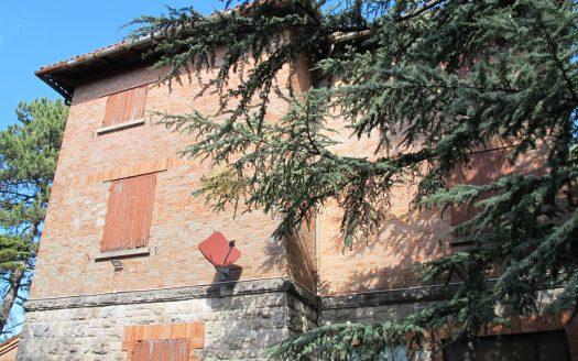 Fiorentino : Casale Panoramico Trattativa Riservata