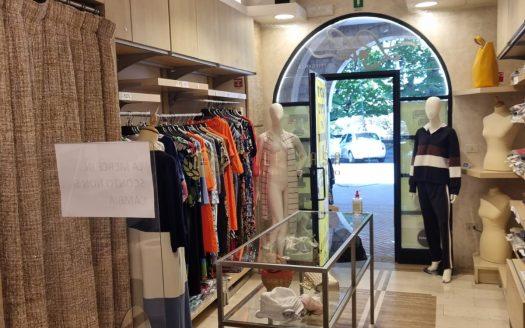 Borgo Maggiore : Locale Commerciale in Affitto
