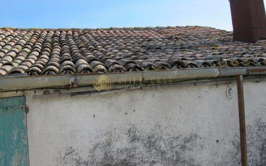 Chiesanuova : Rudere con Panorama “Tratt. Riservata”