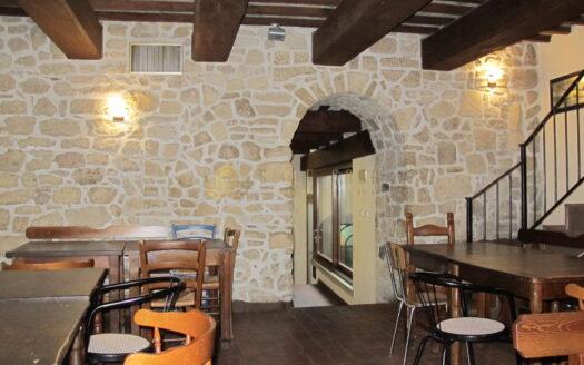 Borgo : Pub-Ristorantino “Trattativa Riservata”