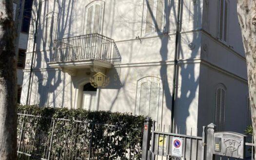 Viserba : Villa sul Mare “Trattativa Riservata”