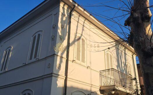 Viserba : Villa sul Mare “Trattativa Riservata”
