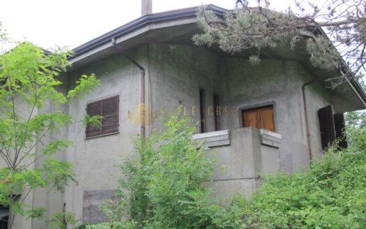 Dogana Italia : Villa allo Stato Grezzo con Ampio Parco