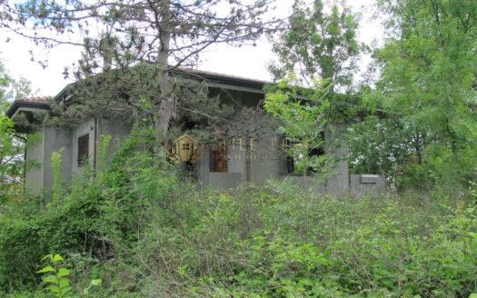 Dogana Italia : Villa allo Stato Grezzo con Ampio Parco
