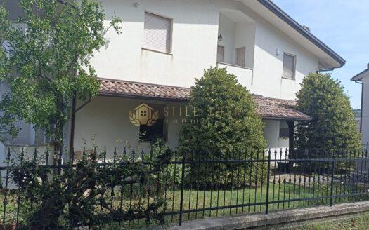 Valle sant’anastasio Italia : Villa con Piscina e Panorama