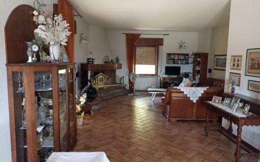 Valle sant’anastasio Italia : Villa con Piscina e Panorama