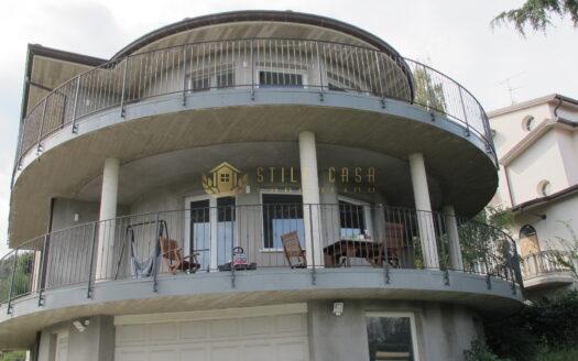 Chiesanuova : Villa Trattativa Riservata
