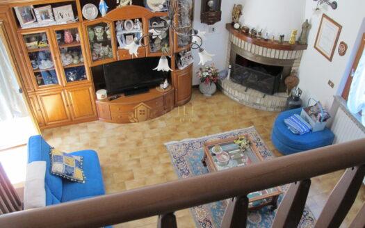 Montelicciano: Villa Unifamiliare con Parco