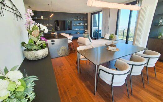 Borgo Maggiore : Attico di Design con Panorama