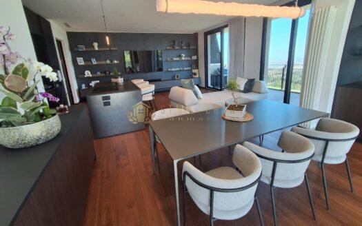 Borgo Maggiore : Attico di Design con Panorama